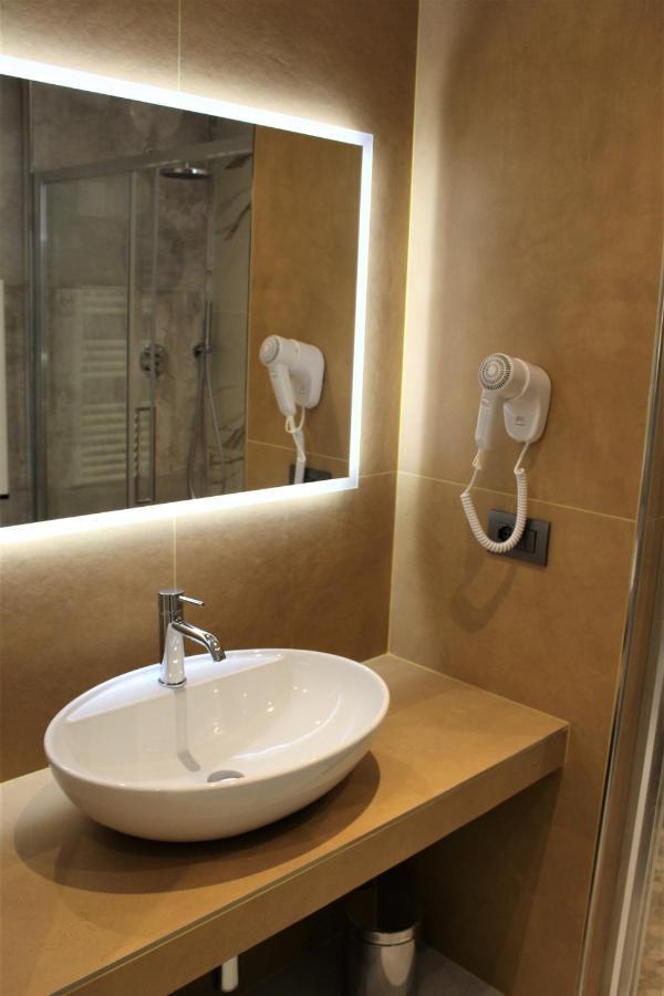 B&B Primrose Residence Hotel Rimini Exterior foto