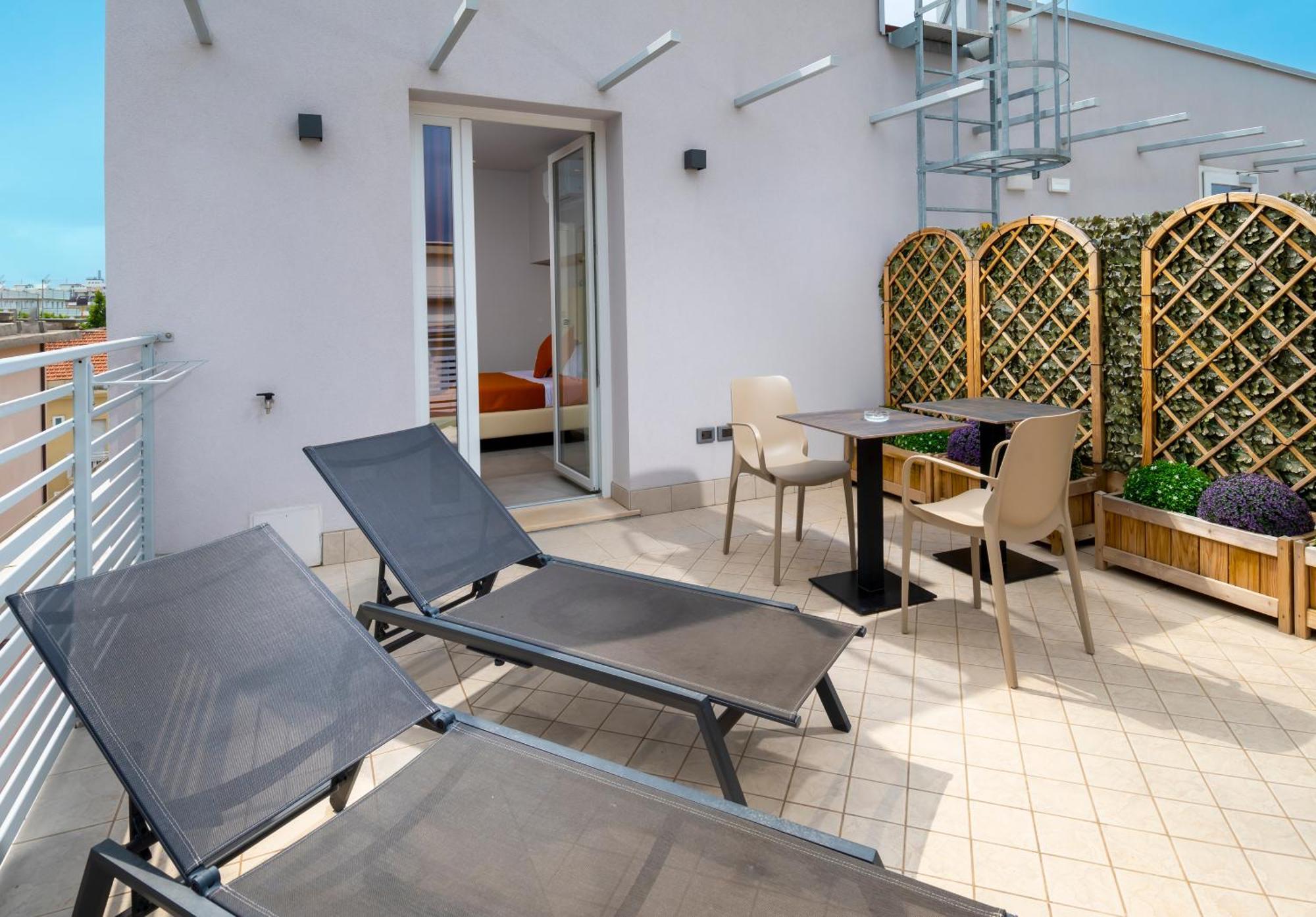 B&B Primrose Residence Hotel Rimini Exterior foto